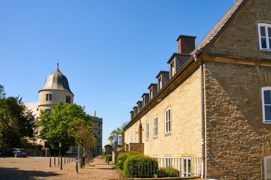  Foto: In den NRW-Sommerferien können Familien von dienstags bis freitags kostenlos ins Kreismuseum Wewelsburg (Foto Lina Loos ©Kreismuseum Wewelsburg)